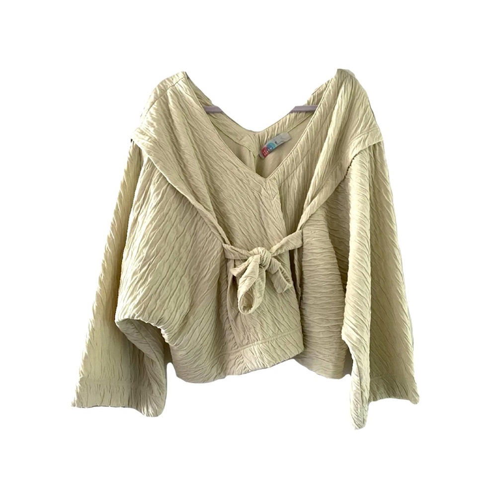 Pale yellow / lime. Free people. Unique kimono style sweatshirt.